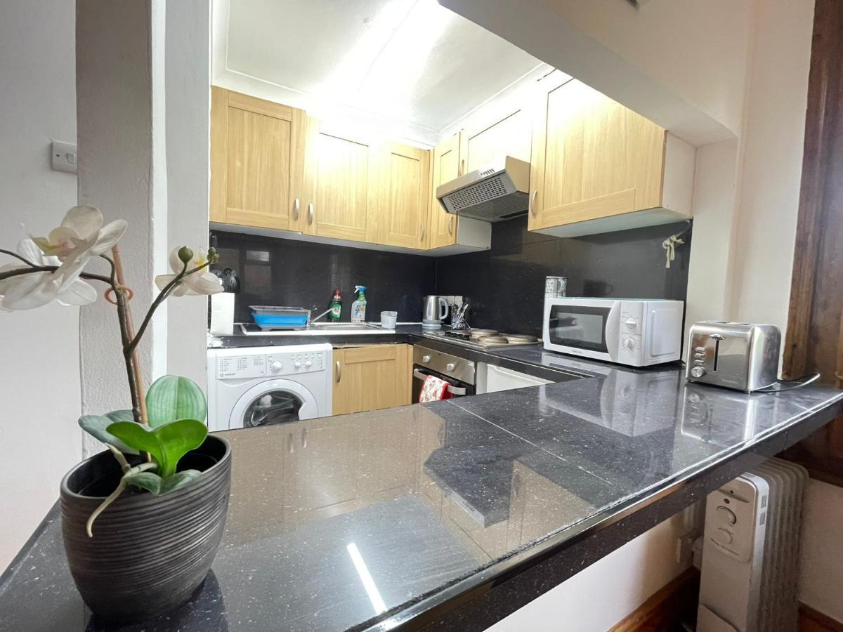 Private Double Room In Stratford Лондон Екстериор снимка